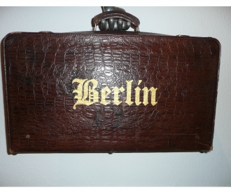 Ich hab noch einen Koffer in Berlin 2011 49cm x 65cm x 25cm
